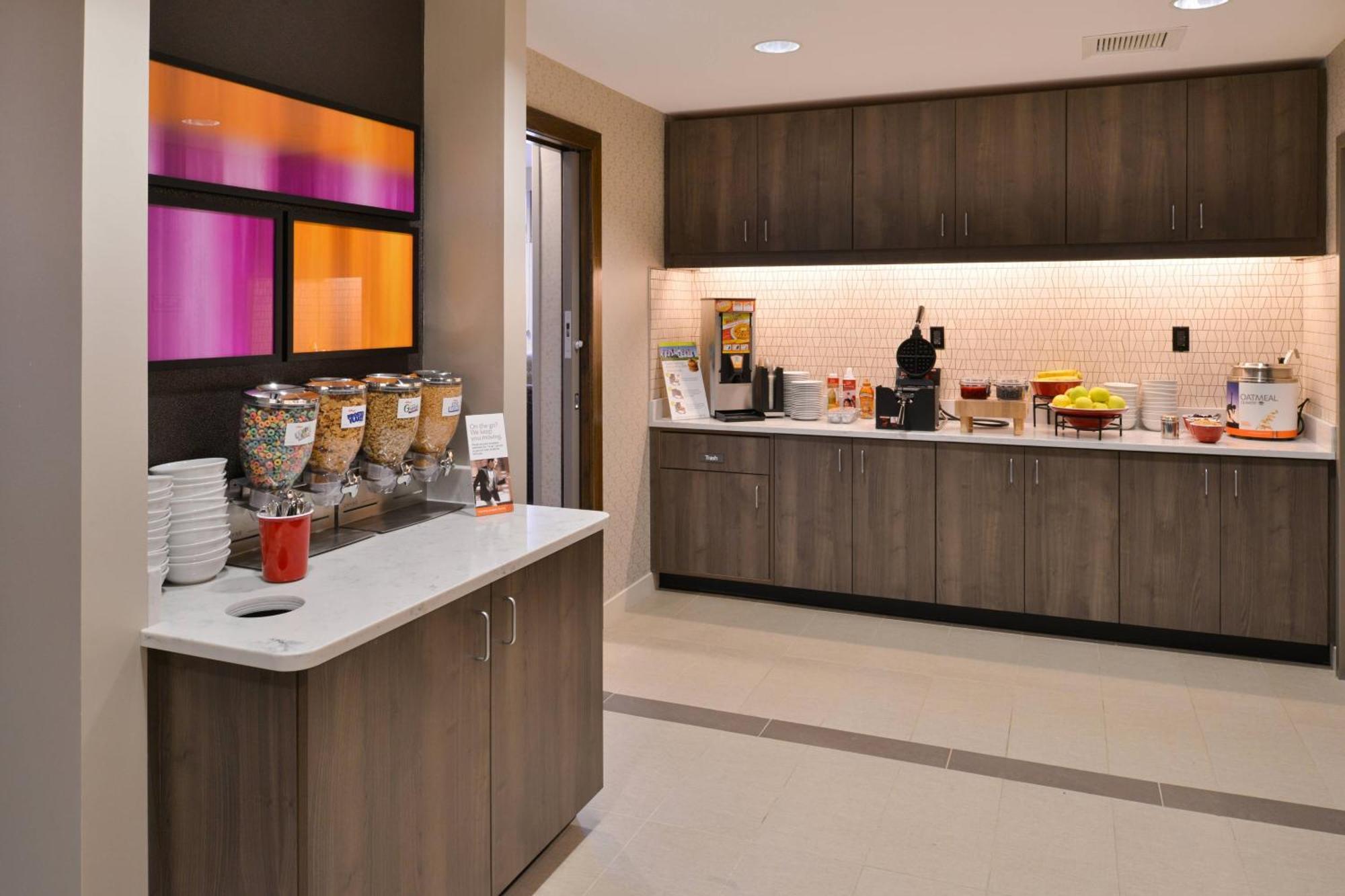 Residence Inn By Marriott Ийст Лансинг Екстериор снимка
